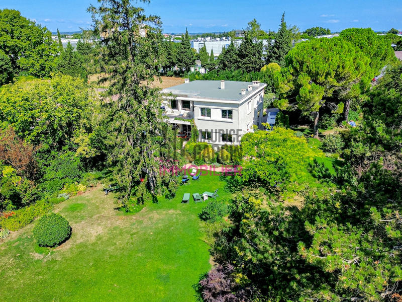 Maison - 196 m² - 6 pièces