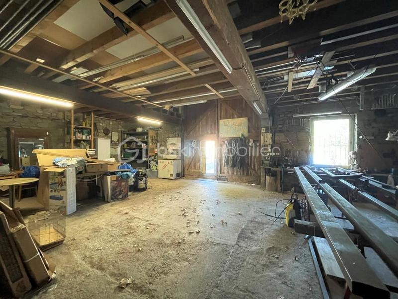 Maison traditionnelle - 143 m² - 6 pièces