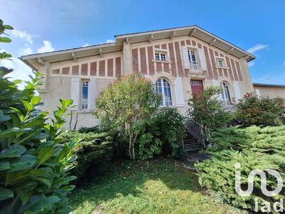 Maison - 368 m² - 10 pièces