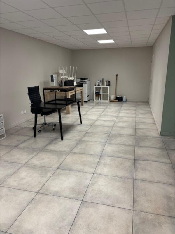 Local d'activité / Entrepôt - 651 m²