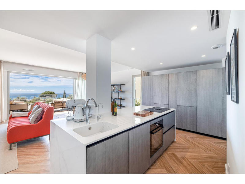 Appartement - 171 m² - 5 pièces