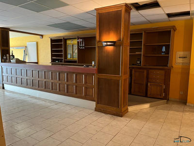 Maison - 615 m² - 12 pièces