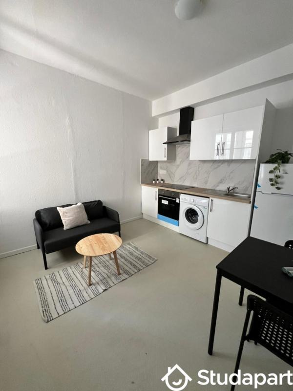 Chambre - 13 m² - 1 pièce