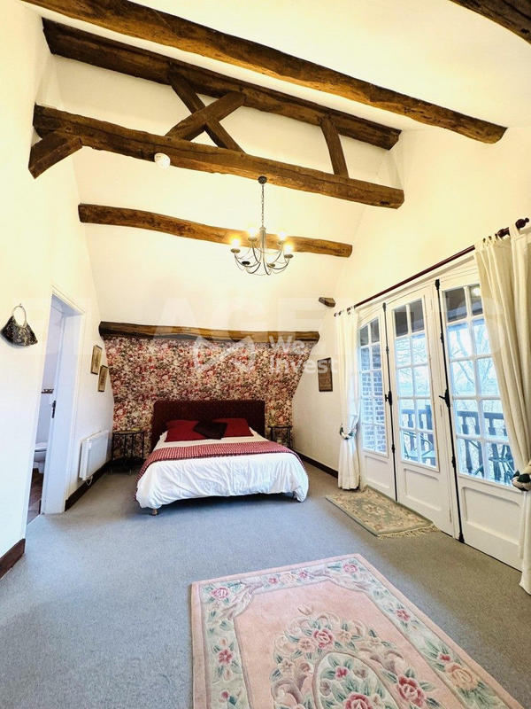 Maison - 264 m² - 7 pièces