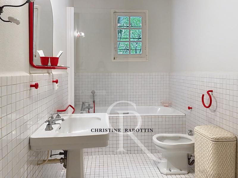 Maison - 285 m² - 10 pièces