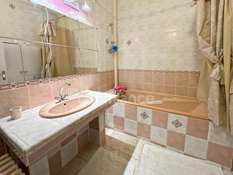 Appartement bourgeois - 143 m² - 6 pièces