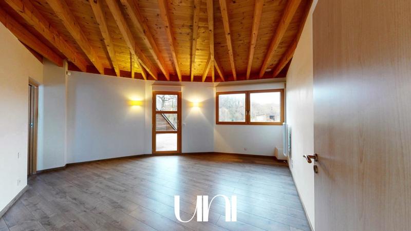 Maison - 200 m² - 7 pièces