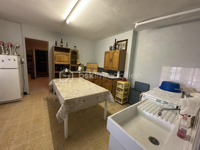 Propriété - 330 m² - 6 pièces