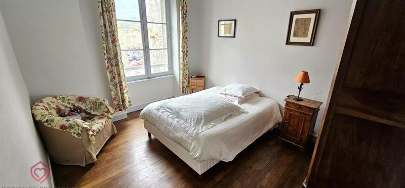 Maison de village - 242 m² - 10 pièces