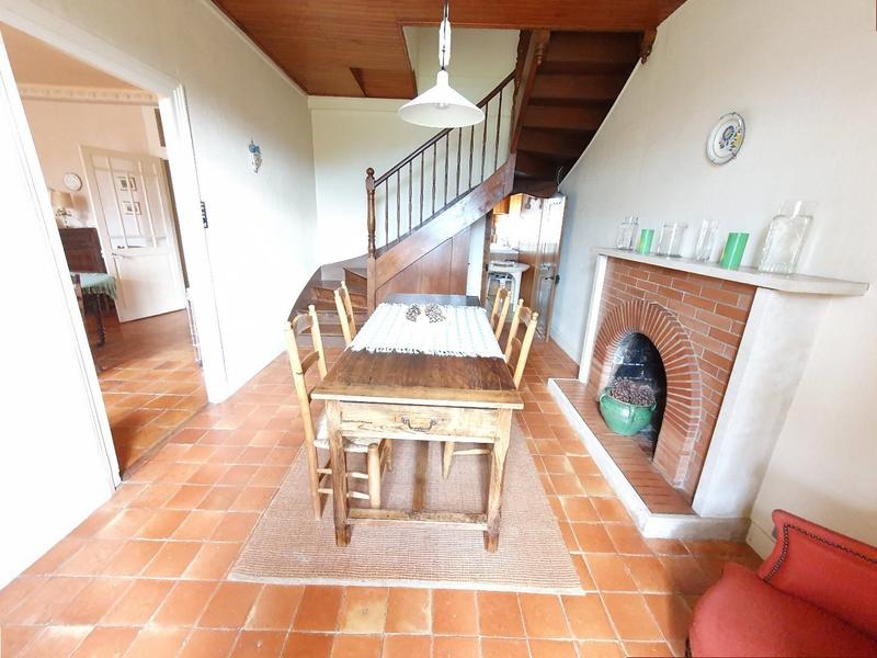 Maison - 253 m² - 11 pièces