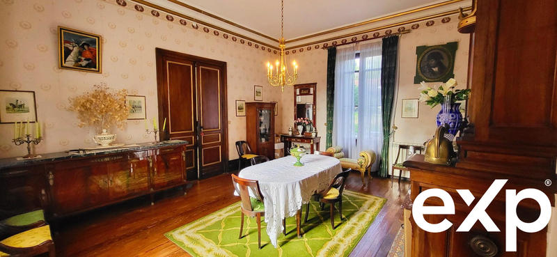 Maison - 365 m² - 10 pièces