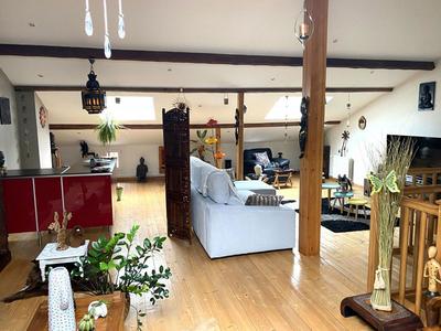 Maison - 166 m² - 6 pièces