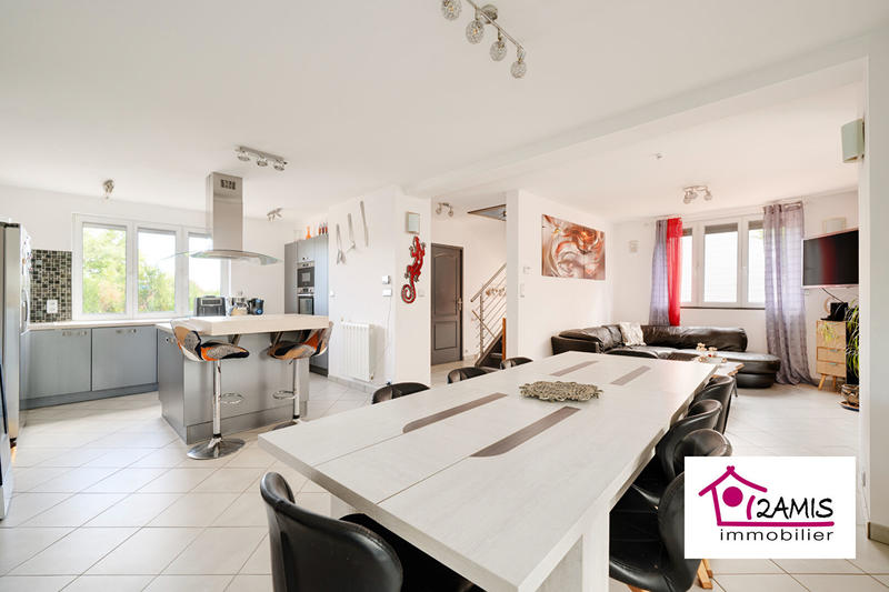 Maison - 140 m² - 7 pièces