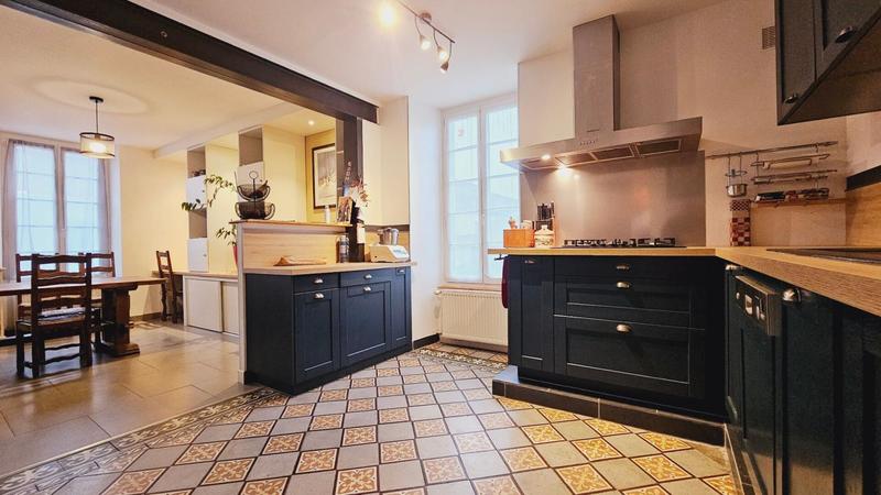 Maison - 163 m² - 5 pièces