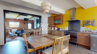 Maison - 225 m² - 7 pièces