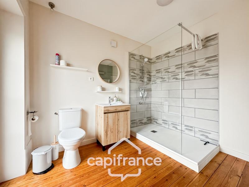 Maison - 299 m² - 11 pièces