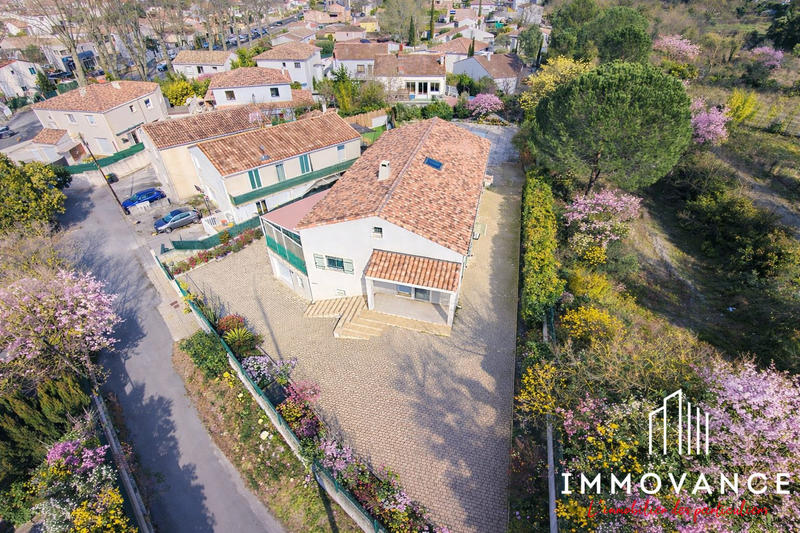 Villa - 200 m² - 6 pièces