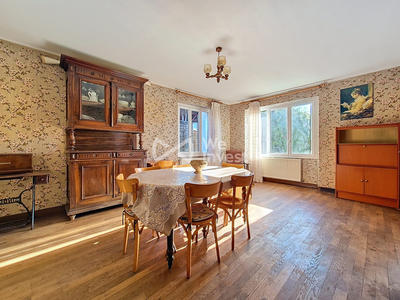 Maison traditionnelle - 148 m² - 8 pièces