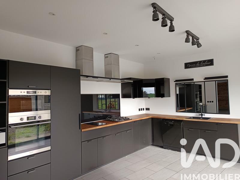 Maison - 167 m² - 8 pièces