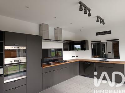 Maison - 167 m² - 8 pièces