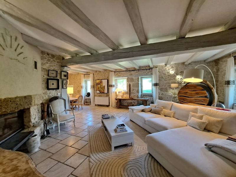 Maison - 297 m² - 7 pièces