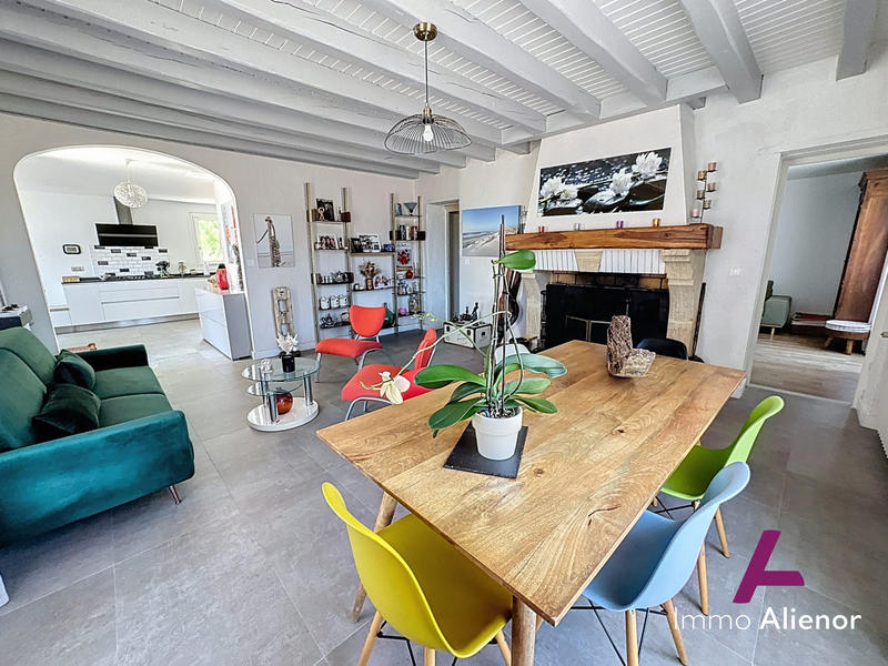 Maison - 209 m² - 5 pièces