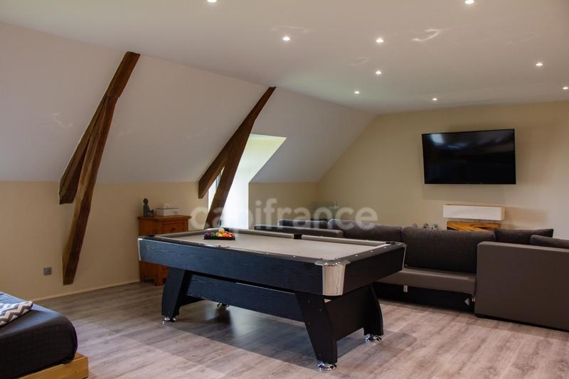 Propriété - 820 m² - 18 pièces