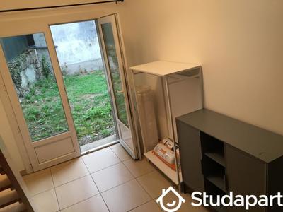 Chambre - 11 m² - 1 pièce