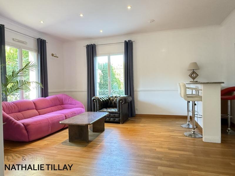 Maison - 309 m² - 10 pièces