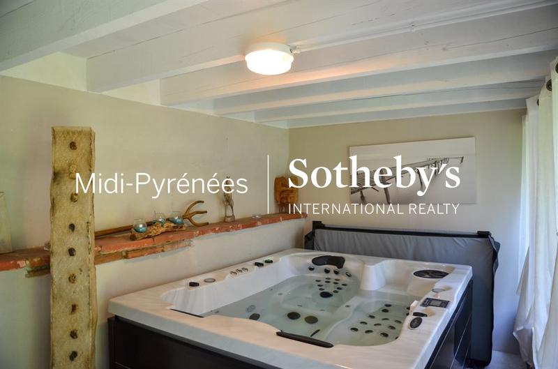 Maison - 450 m² - 11 pièces