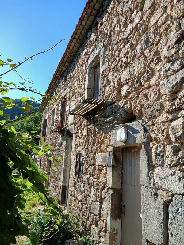 Maison - 250 m² - 6 pièces