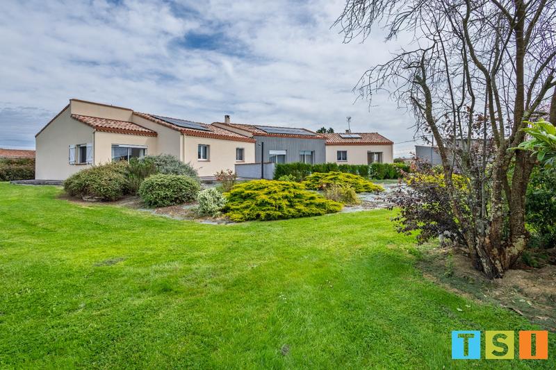 Maison - 200 m² - 5 pièces