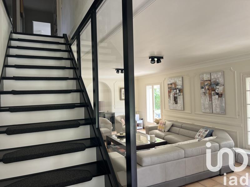 Maison - 235 m² - 8 pièces