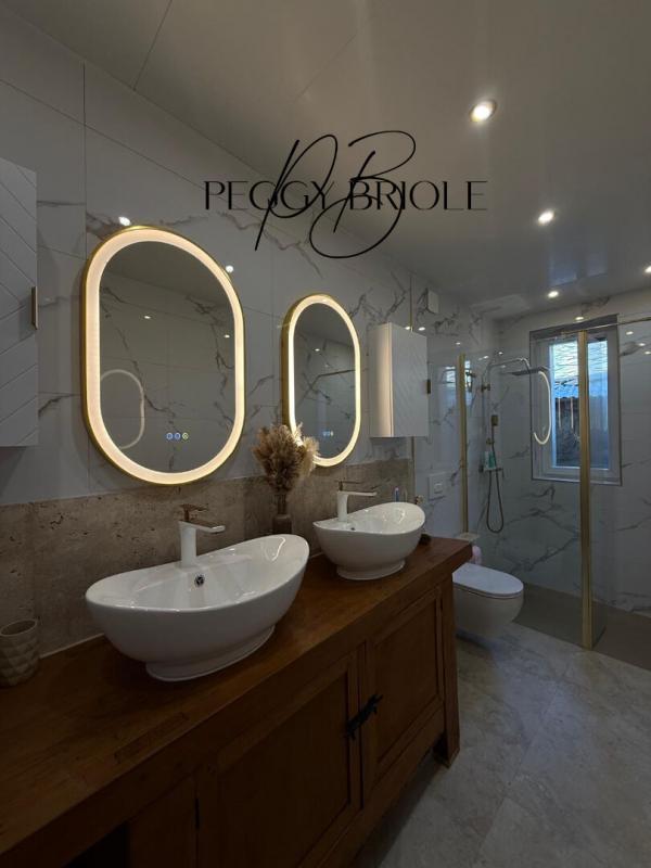 Maison - 200 m² - 9 pièces