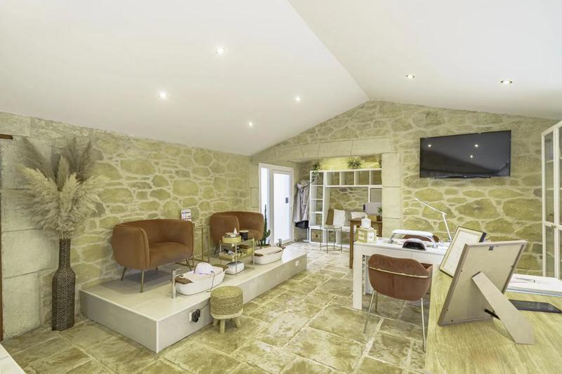 Maison - 340 m² - 11 pièces