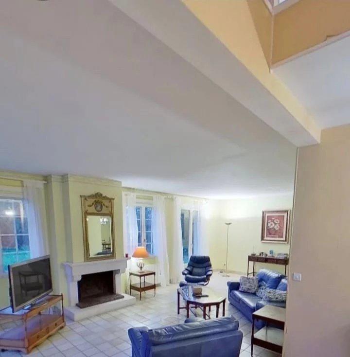 Maison - 147 m² - 5 pièces