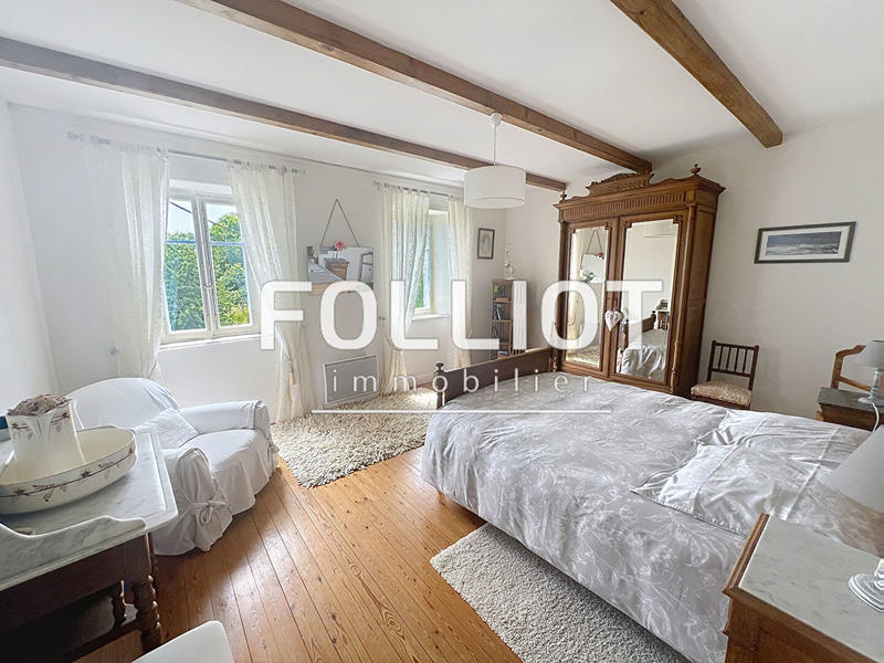 Maison - 208 m² - 10 pièces