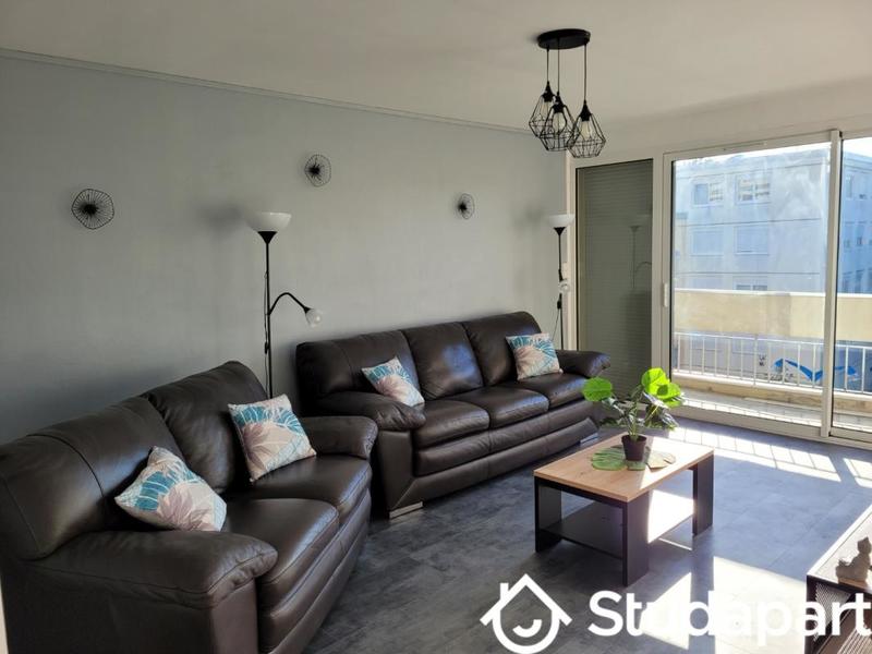 Chambre - 9 m² - 1 pièce