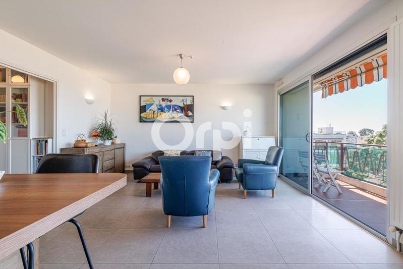 Appartement - 99 m² - 5 pièces