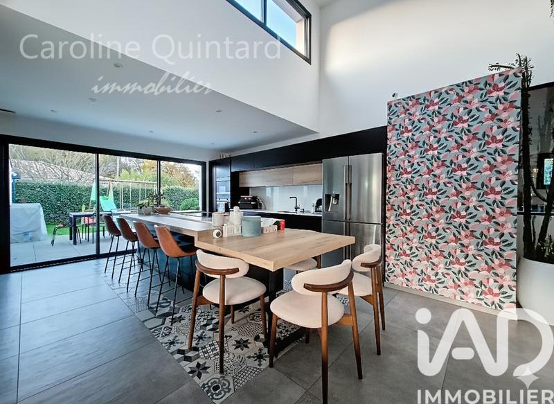 Maison - 140 m² - 5 pièces