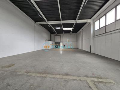 Local d'activité / Entrepôt - 304 m²