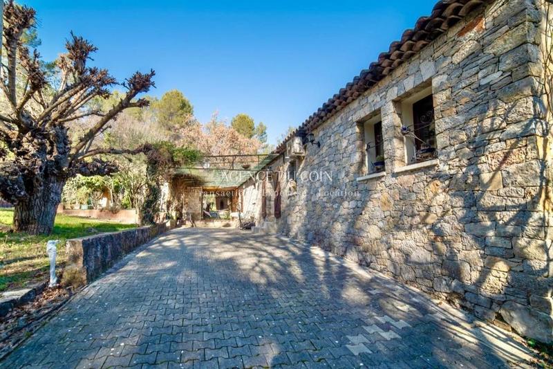 Maison - 450 m² - 10 pièces