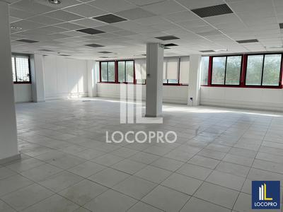Bureau - 757 m²