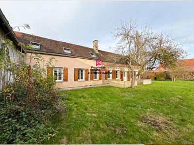 Maison - 140 m² - 8 pièces