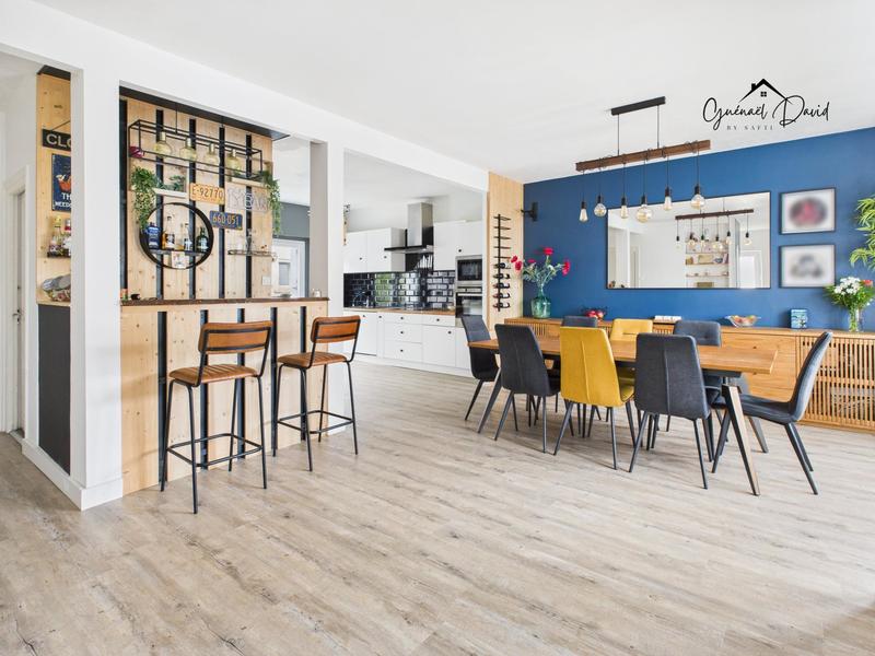 Maison - 182 m² - 8 pièces