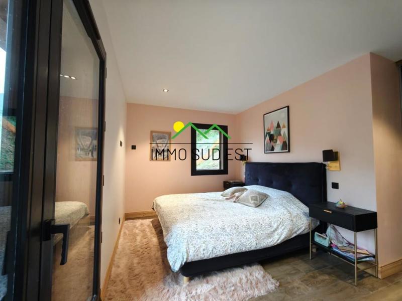 Châlet - 240 m² - 7 pièces