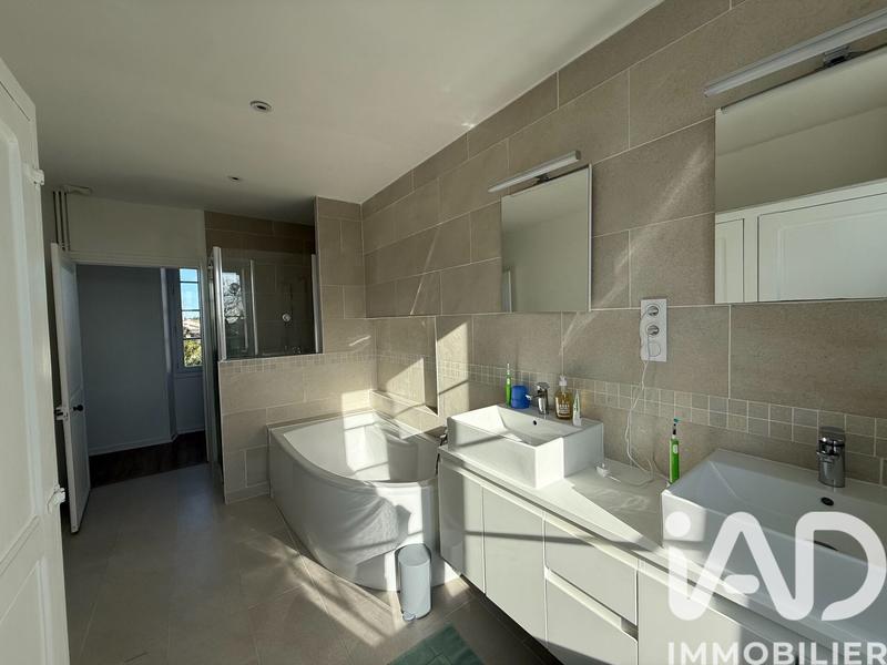 Maison - 320 m² - 8 pièces