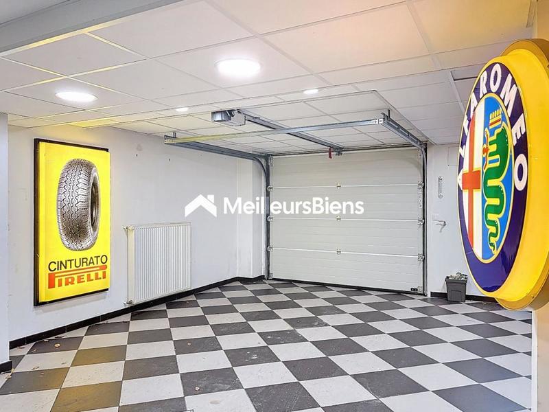 Propriété - 271 m² - 8 pièces