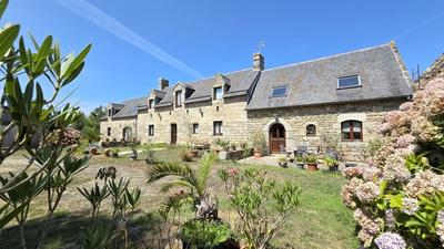 Corps de ferme - 211 m² - 12 pièces