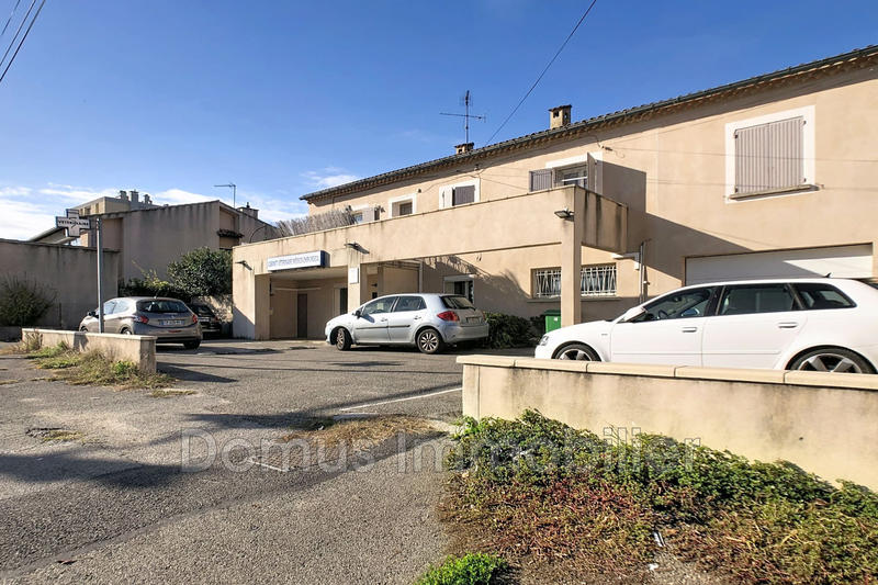 Maison - 288 m² - 13 pièces